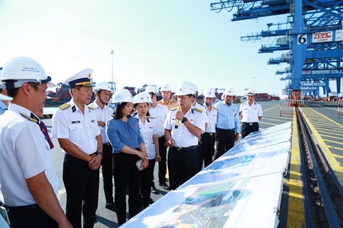 Đoàn đại biểu Quốc hội tỉnh Bà Rịa-Vũng Tàu khảo sát tại Cụm cảng Tân Cảng Cái Mép